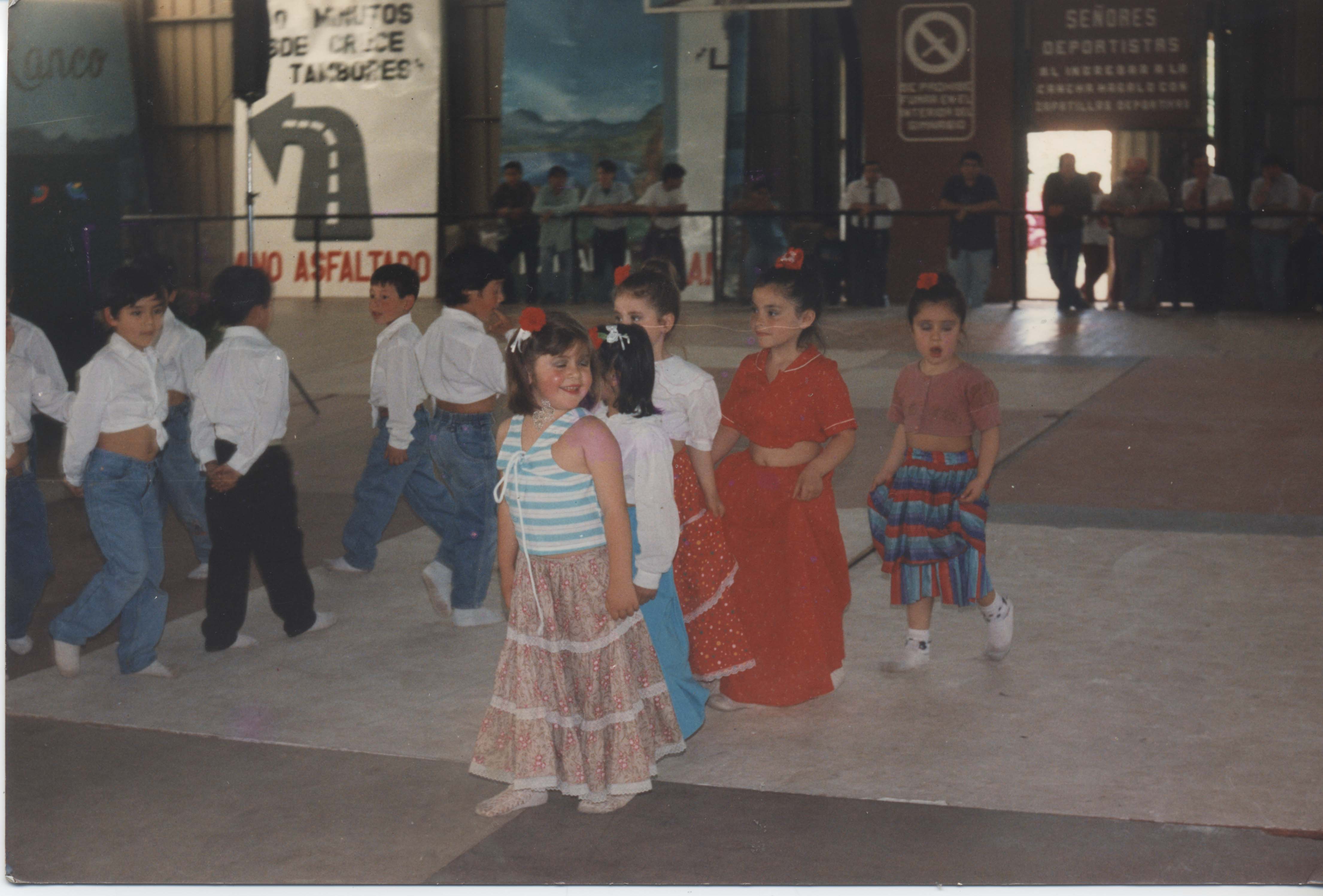 Celebración de fiestas patrias del colegio Antonio Varas