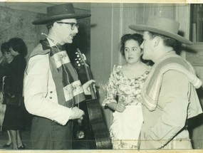 Presentación folklórica del Coro Puerto Montt