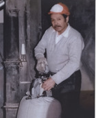 Trabajador de la Compañía de Cervecerías Unidas (CCU) Trabajador de la Compañía de Cervecerías Unidas (CCU)