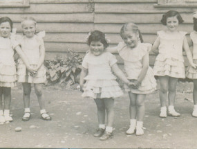 Alumnas de la Escuela Anexa de Ancud