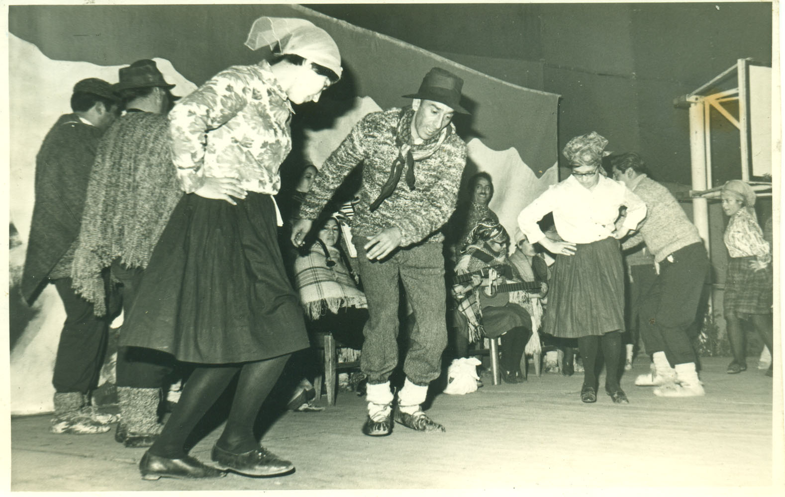 Presentación de conjunto folklórico Presentación de conjunto folklórico