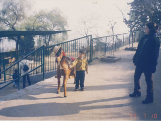 Paseo familiar en el Zoológico Metropolitano