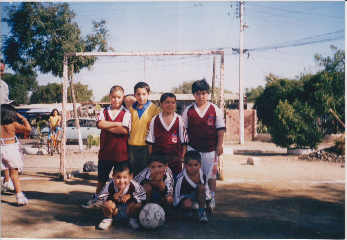 Amigos en un campeonato de fútbol