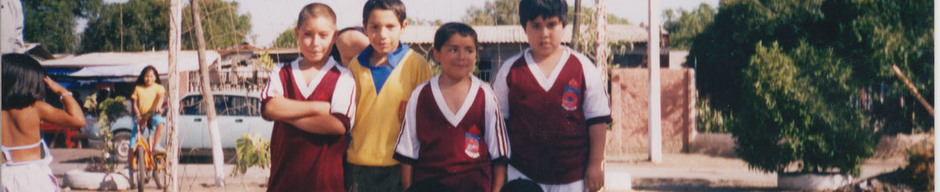 Amigos en un campeonato de fútbol