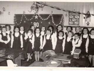 Estudiantes de enseñanza primaria Estudiantes de enseñanza primaria