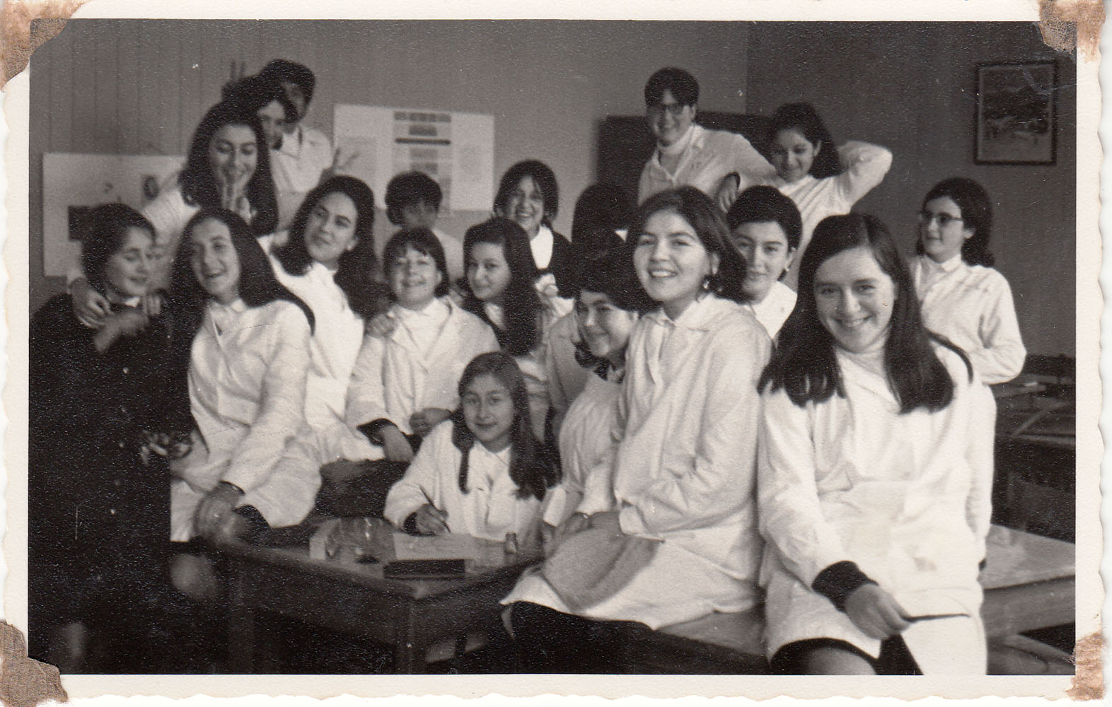 Alumnas del Instituto Inmaculada Concepción de Valdivia Alumnas del Instituto Inmaculada Concepción de Valdivia