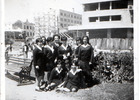 Estudiantes de escuela técnica en recreo Estudiantes de escuela técnica en recreo