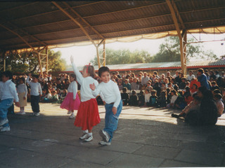 Baile en la escuela Alborada de Talagante