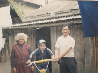 Rosa Olivera y José Milanca junto a su nieto Rosa Olivera y José Milanca junto a su nieto