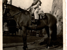 Pedro Vera sobre su caballo