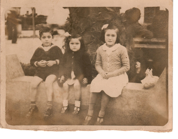 Hermanos Vera Donoso en la Plaza de Puchuncaví Hermanos Vera Donoso en la Plaza de Puchuncaví
