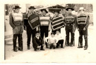 Grupo de huasos en un rodeo Grupo de huasos en un rodeo