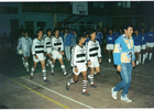 Desfile de equipo de baby fútbol