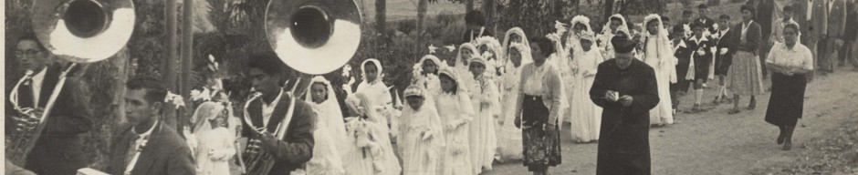 Procesión hacia Las Compuertas Procesión hacia Las Compuertas