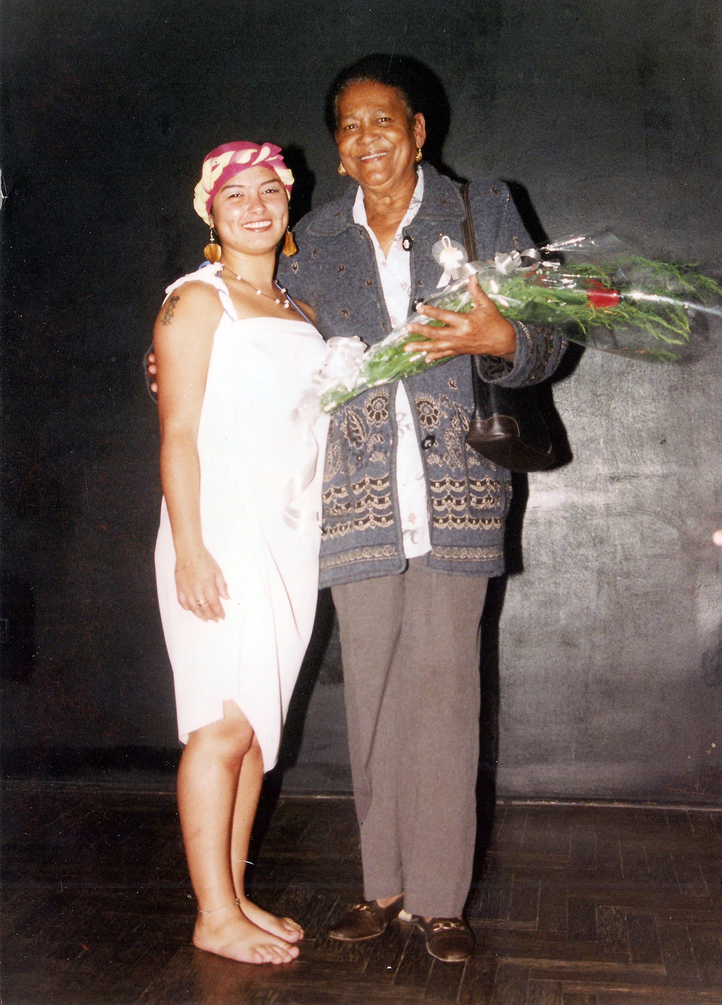 Junto a la Matriarca Junto a la Matriarca