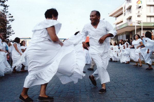 Bailando afro en la catedral San Marcos