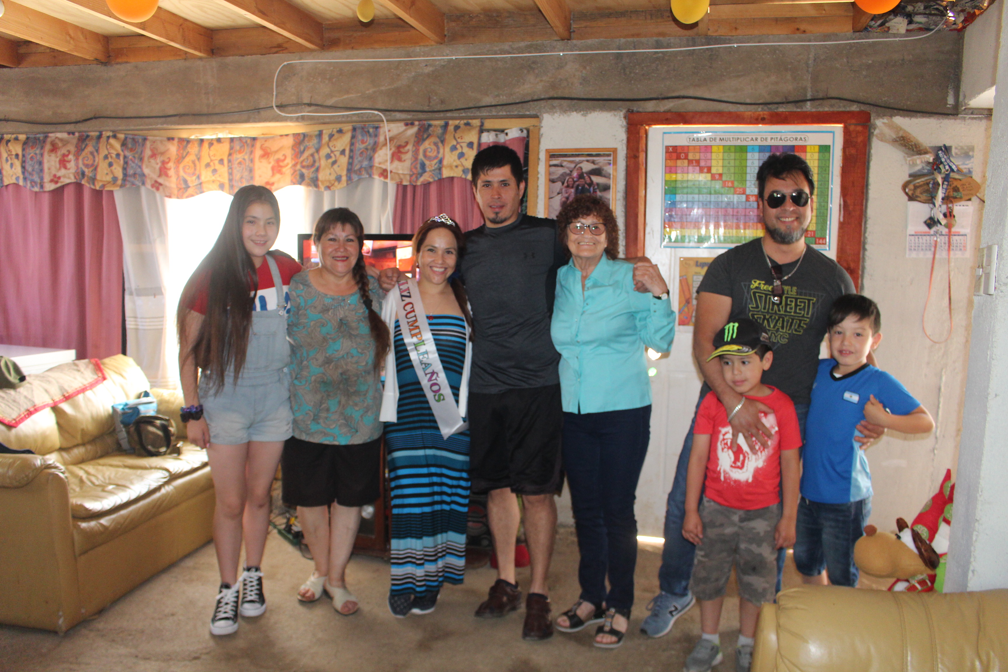 Pedro Delgado Donoso junto a su familia