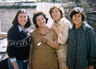Eliana Ortíz junto a sus hijas