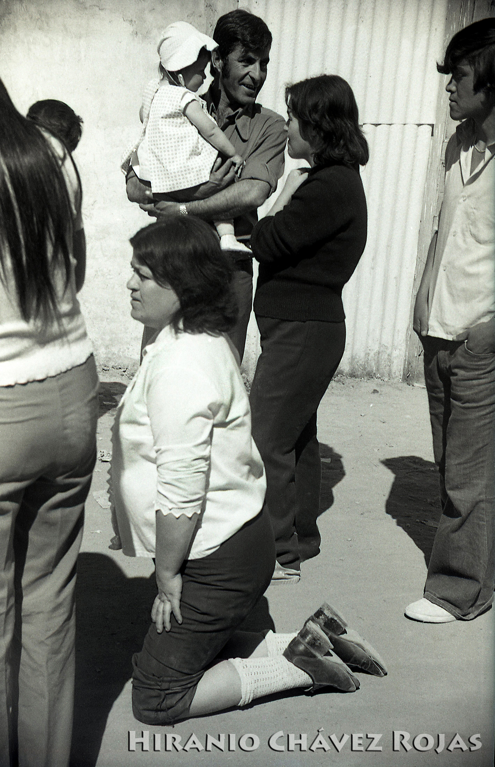 Mujer de rodillas Mujer de rodillas