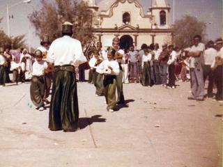 Morenos San Pedro de Cavancha afuera del templo Morenos San Pedro de Cavancha afuera del templo