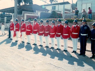 Bomberos voluntarios en desfile de Ventanas