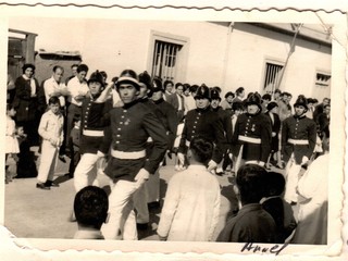 Desfile en calle José Ramón Pérez Desfile en calle José Ramón Pérez