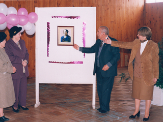 Homenaje a la primera directora de la Escuela Francia Homenaje a la primera directora de la Escuela Francia