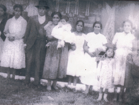 Familia Quiñones en el bautizo de la sobrina