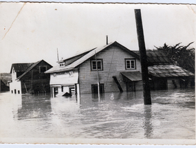 Casa de la familia Santos Rivero inundada por el Riñihuazo