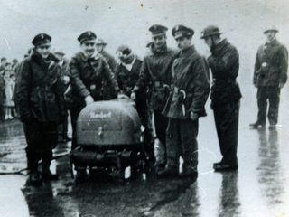 Voluntarios y motobomba Voluntarios y motobomba