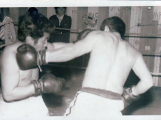 Abelardo Maldonado en el ring de box