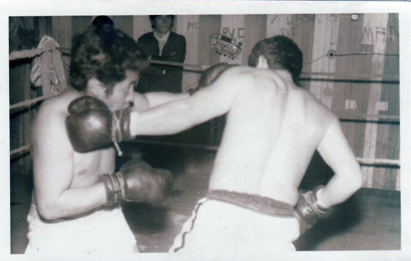 Abelardo Maldonado en el ring de box