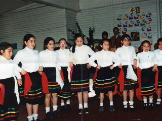 Presentación artística en el Colegio Preciosa Sangre