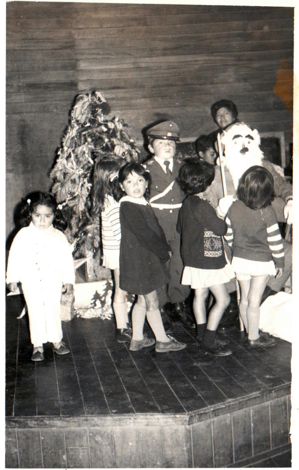 Recibiendo regalos de Navidad Recibiendo regalos de Navidad