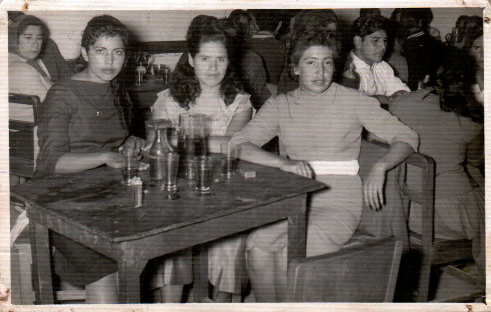 Compañeras del Instituto Profesional Santis Compañeras del Instituto Profesional Santis