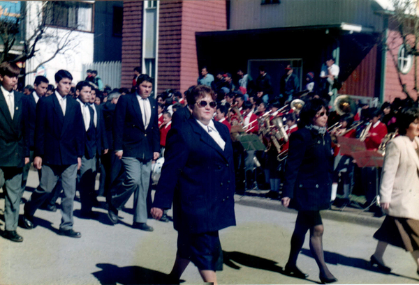 Personal y alumnos del Liceo Tomás Burgos