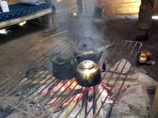 Fogón de ruca de familia Antillanca Ñanco