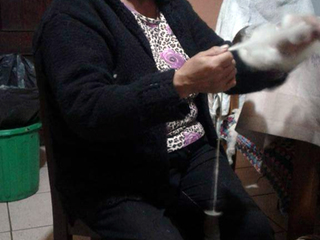 Hilando lana Hilando lana